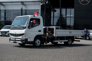 FUSO 3C15 manual klima prawko B skrzynia 3,7 m HDS Fassi M30A.12 2024